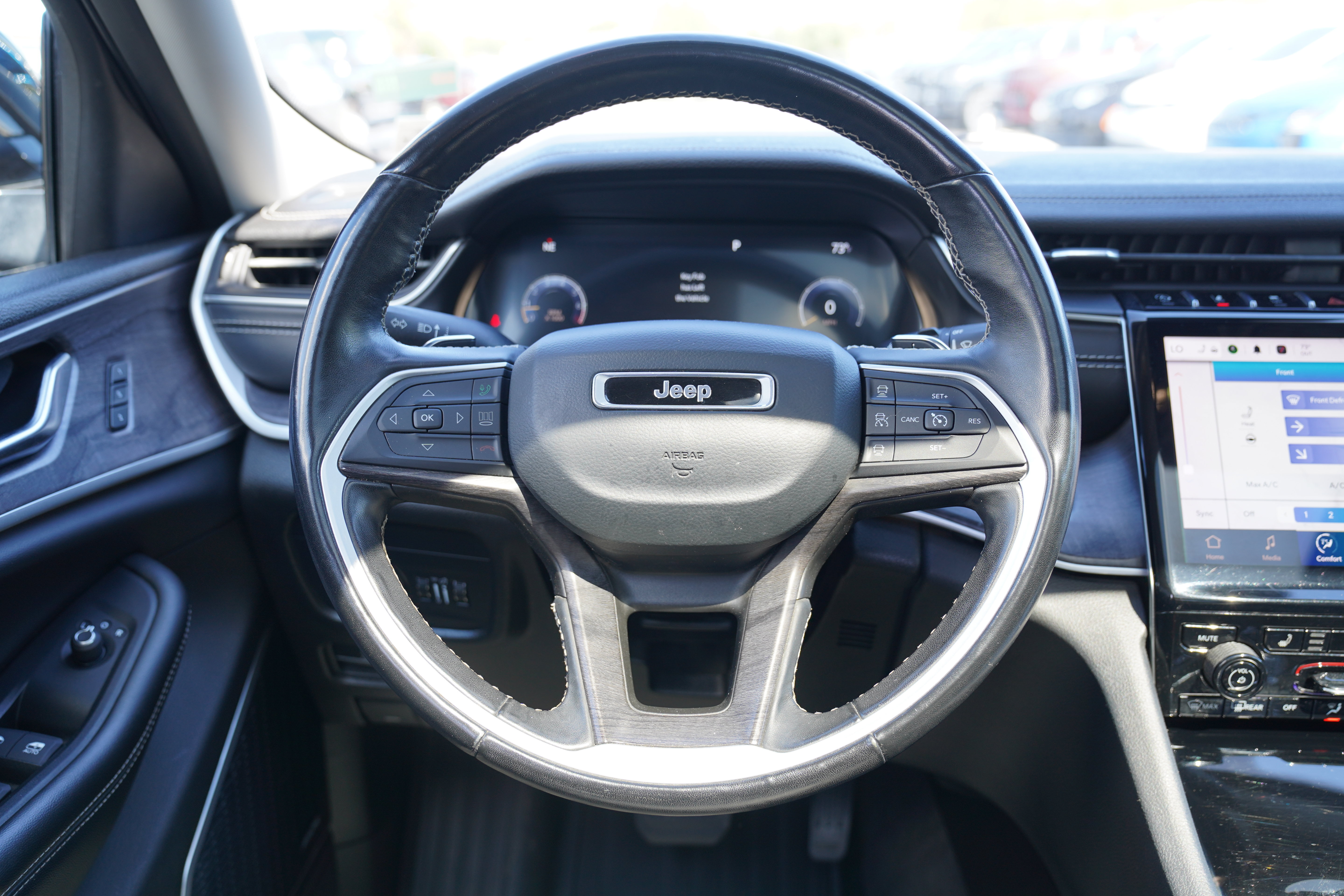 Used 2021 Jeep Grand Cherokee L Limited AWD/4WD image 19