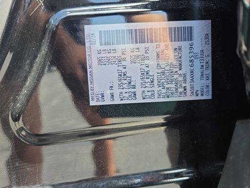 Used 2024 Nissan Rogue S FWD image 32