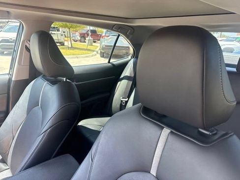 Used 2021 Toyota Camry XSE FWD image 9