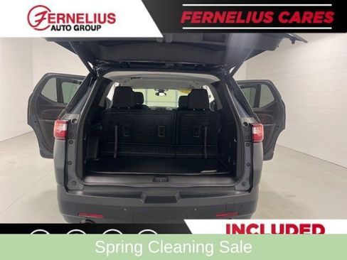 Used 2021 Chevrolet Traverse LT FWD image 19