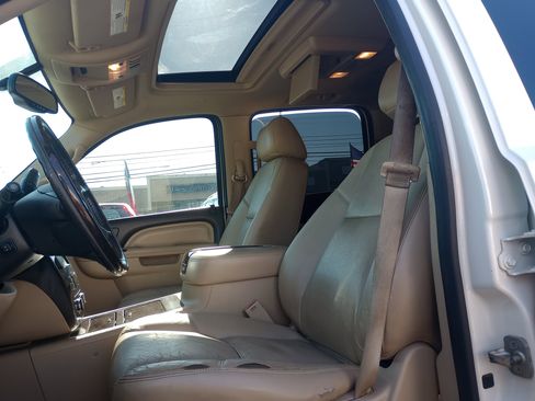 Used 2014 GMC Yukon XL Denali image 10