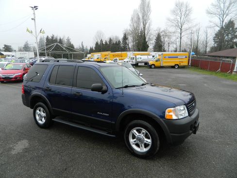 Used 2004 Ford Explorer Sport XLS image 2