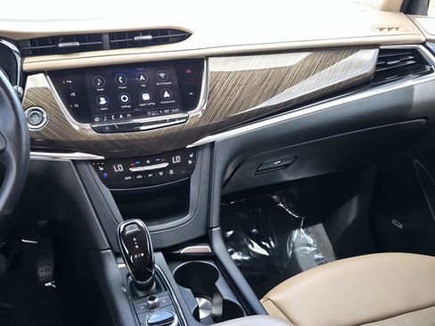 Used 2024 Cadillac XT6 Premium Luxury w/ Platinum Package FWD image 11