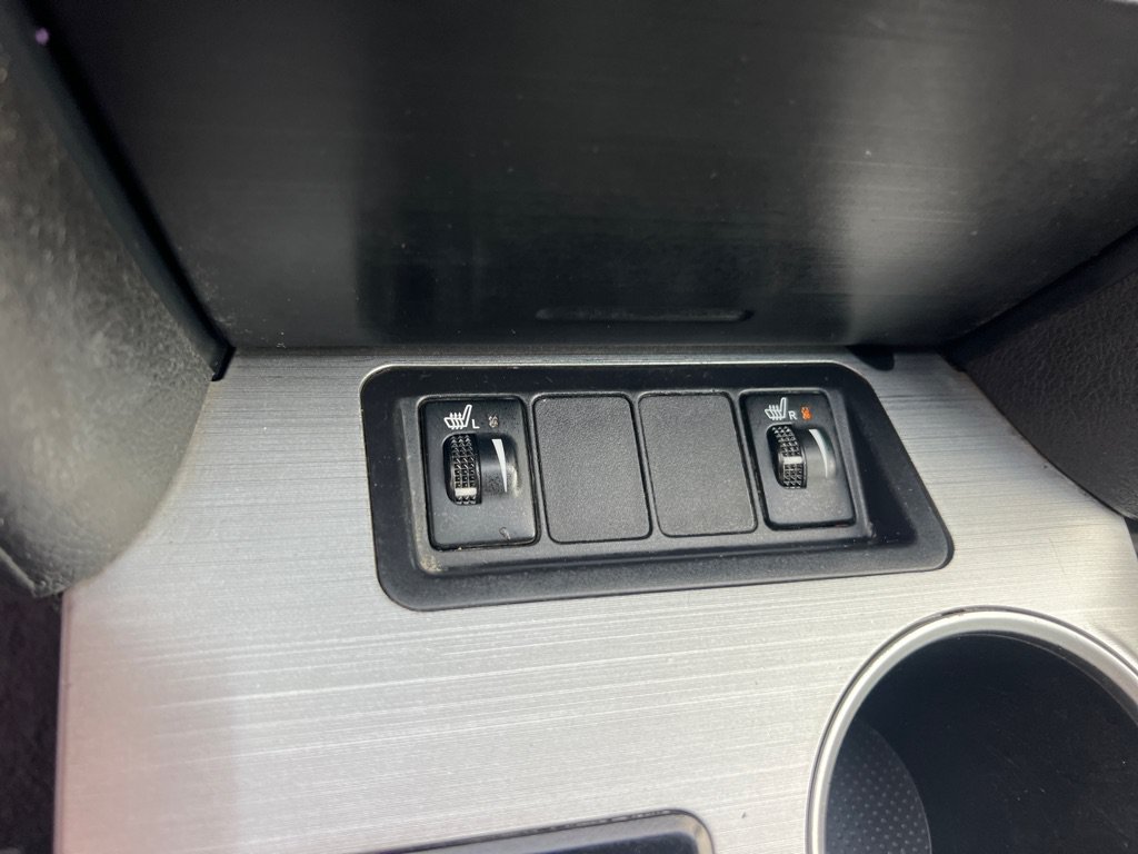Used 2012 Toyota Camry SE w/ Leather Pkg FWD image 33