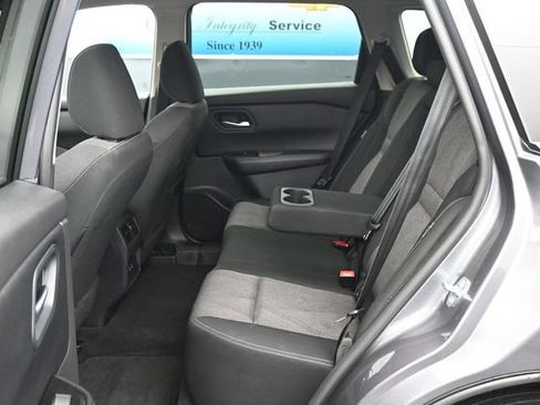 Used 2025 Nissan Rogue SV FWD image 10