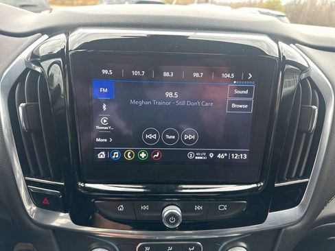 Used 2022 Chevrolet Traverse LT w/ Midnight/Sport Edition image 21