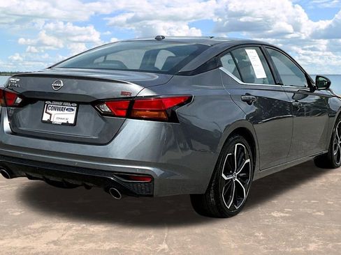 Used 2025 Nissan Altima 2.5 SR FWD image 8