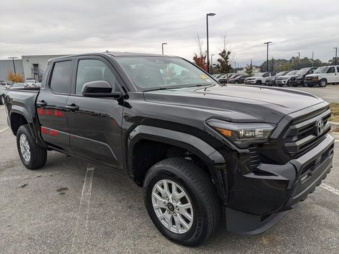 Used 2024 Toyota Tacoma SR5 image 15