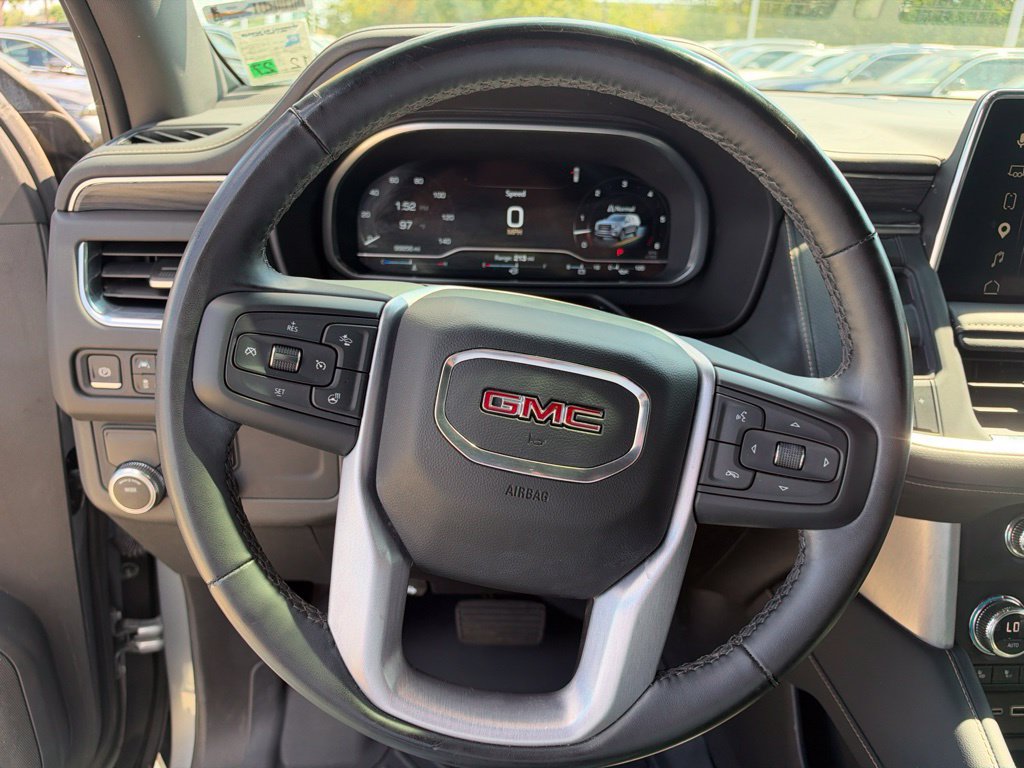 Used 2023 GMC Yukon XL SLT w/ SLT Luxury Package RWD image 17