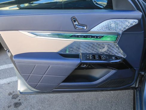 Used 2025 BMW i7 M70 w/ Executive Package image 17