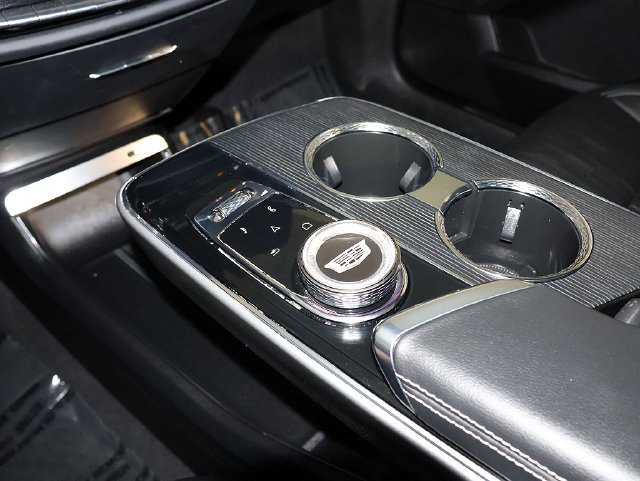 Used 2024 Cadillac Lyriq Luxury AWD/4WD image 22