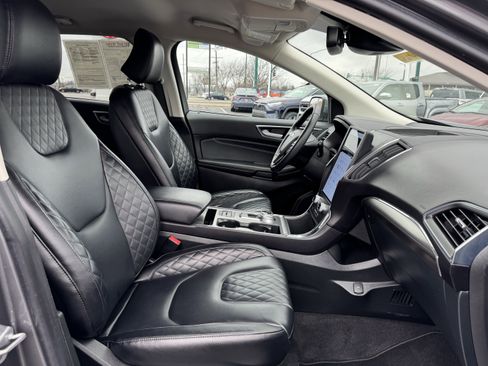 Used 2024 Ford Edge Titanium image 38