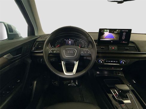 Used 2023 Audi Q5 2.0T Premium w/ Convenience Package AWD/4WD image 11