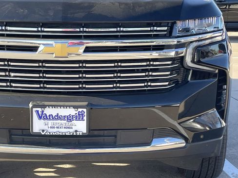 Used 2024 Chevrolet Suburban Premier image 8