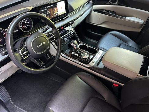 Used 2022 Kia Carnival EX FWD image 10