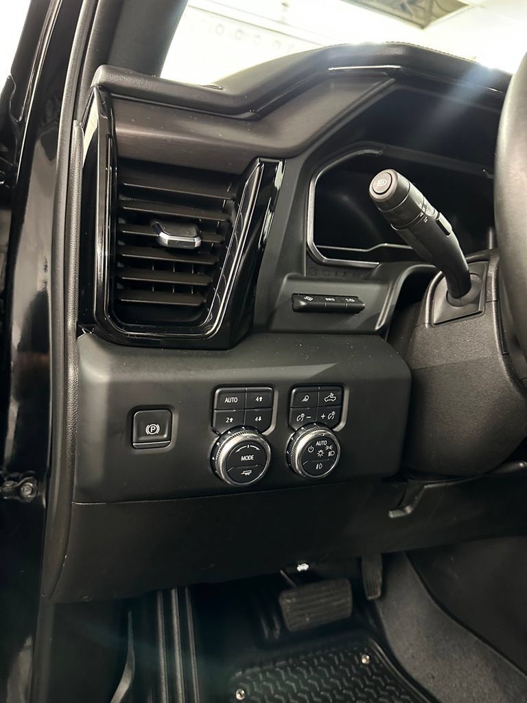 Used 2025 GMC Sierra 2500 AT4 w/ AT4 Premium Plus Package AWD/4WD image 14