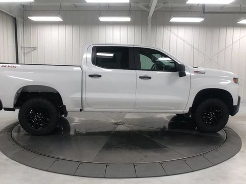 Used 2019 Chevrolet Silverado 1500 Custom Trail Boss w/ Infotainment Package AWD/4WD image 9