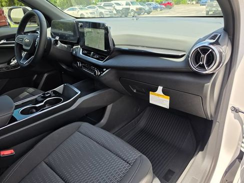 New 2026 Chevrolet Equinox LT FWD image 12