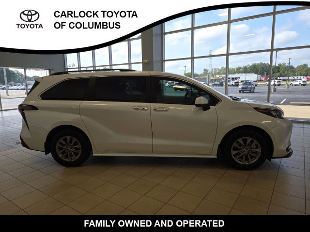 Used 2026 Toyota Sienna XLE FWD image 7