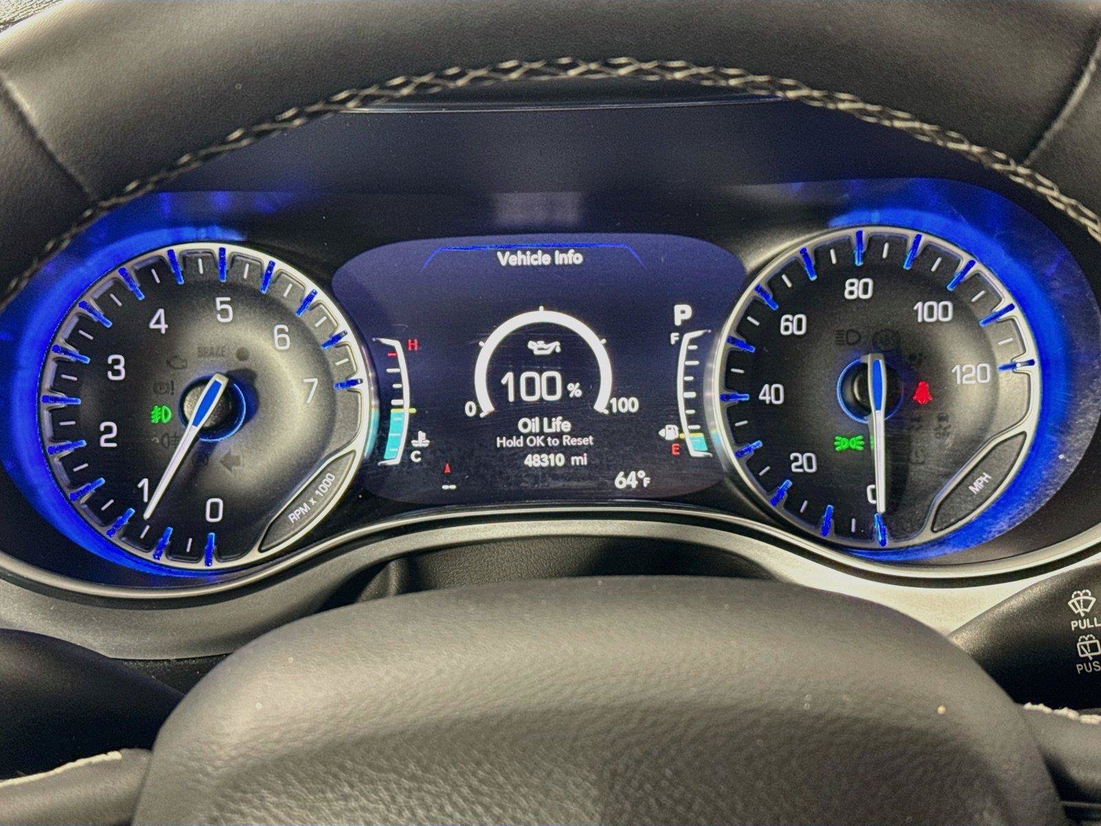 Used 2025 Chrysler Pacifica Limited FWD image 20