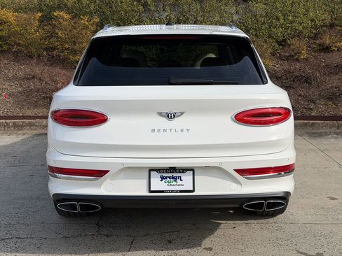 Used 2023 Bentley Bentayga image 8