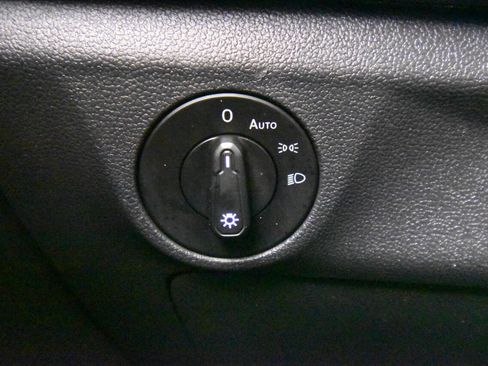 Used 2019 Volkswagen Jetta SE image 28