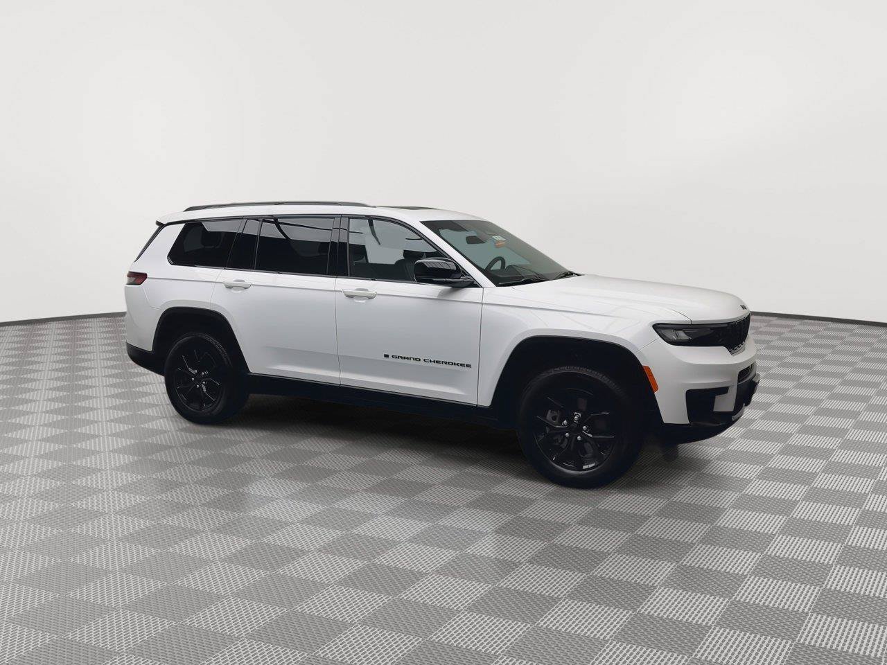 Used 2025 Jeep Grand Cherokee L Altitude AWD/4WD image 42