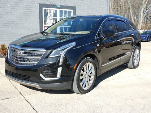 Used 2017 Cadillac XT5 Platinum w/ Driver Assist Package image 2