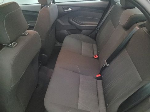 Used 2018 Ford Focus SE image 18