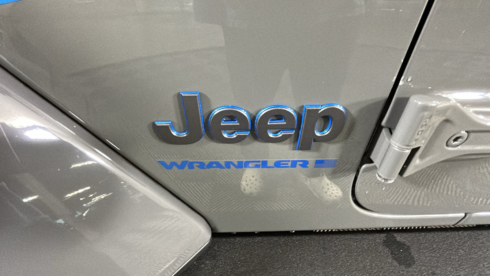 Used 2023 Jeep Wrangler Unlimited Rubicon 4xe AWD/4WD image 11