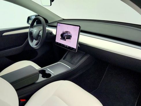 Used 2024 Tesla Model Y Long Range AWD/4WD image 28