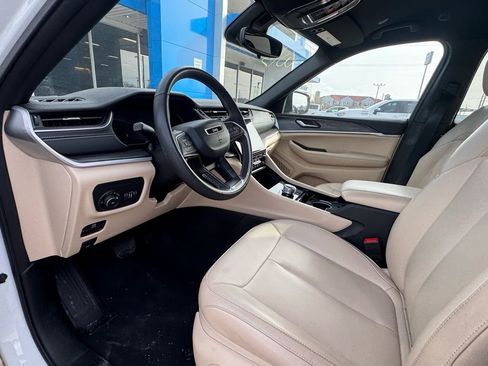 Used 2023 Jeep Grand Cherokee L Limited image 8