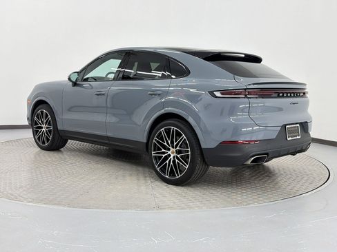 Certified 2024 Porsche Cayenne Coupe AWD/4WD image 3