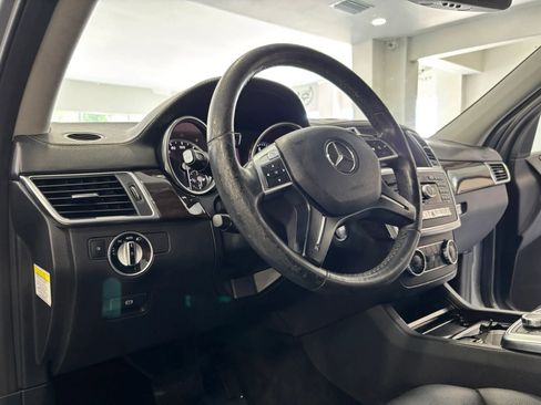 Used 2014 Mercedes-Benz GL 450 4MATIC image 9