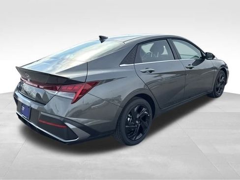 New 2026 Hyundai Elantra SEL Sport Premium FWD image 5