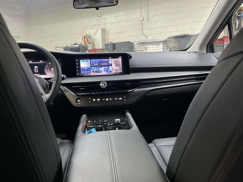 Certified 2025 Nissan Murano SV AWD/4WD image 14