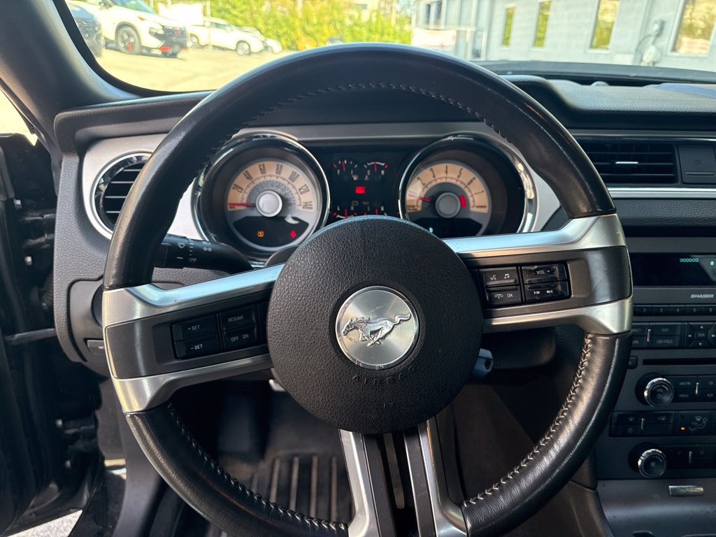 Used 2010 Ford Mustang GT RWD image 9