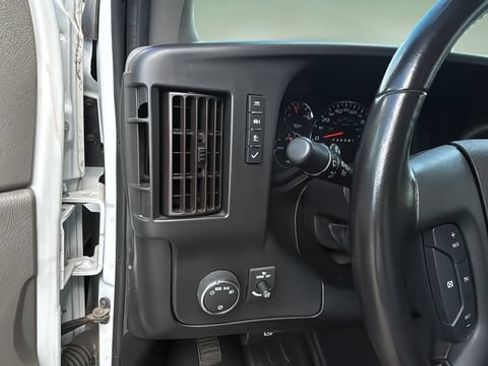 Used 2022 Chevrolet Express 2500 Extended w/ Driver Convenience Package RWD image 22