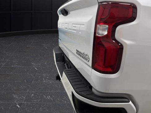 Certified 2025 Chevrolet Silverado 1500 High Country image 36
