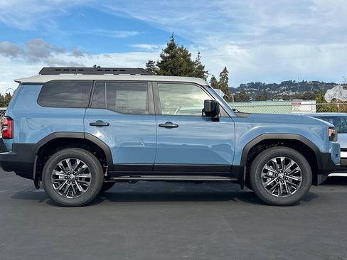 New 2026 Toyota Land Cruiser image 4