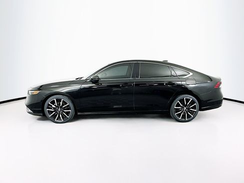Used 2023 Honda Accord Touring image 4