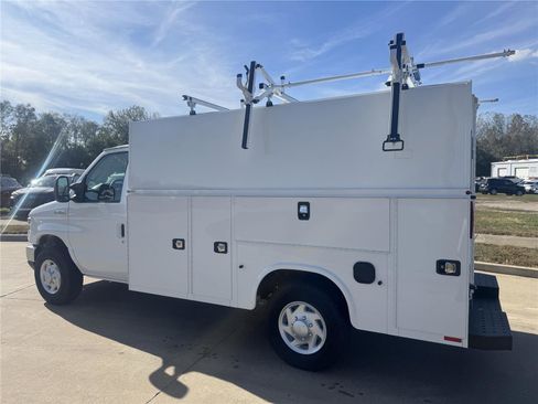 New 2026 Ford E-350 and Econoline 350 Super Duty w/ Power Equipment Group RWD image 11