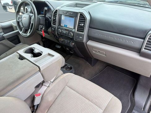 Used 2017 Ford F250 XLT w/ XLT Premium Package AWD/4WD image 26