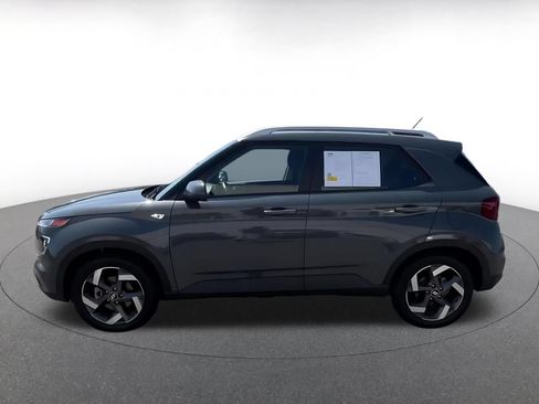 Used 2026 Hyundai Venue SEL FWD image 7