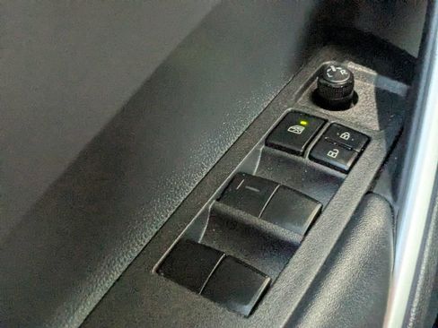 Used 2024 Toyota Corolla Cross AWD Hybrid image 22
