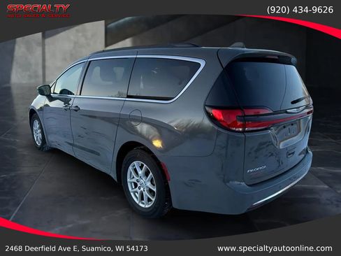 Used 2022 Chrysler Pacifica Touring-L image 8