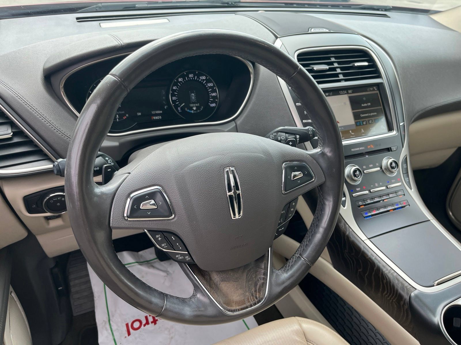 Used 2018 Lincoln MKX Reserve w/ Driver Assistance Package FWD image 37