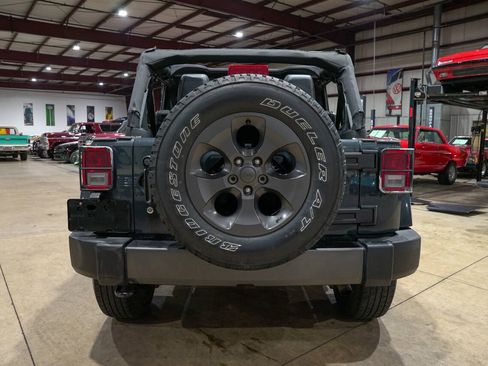 Used 2017 Jeep Wrangler Unlimited Sport AWD/4WD image 7