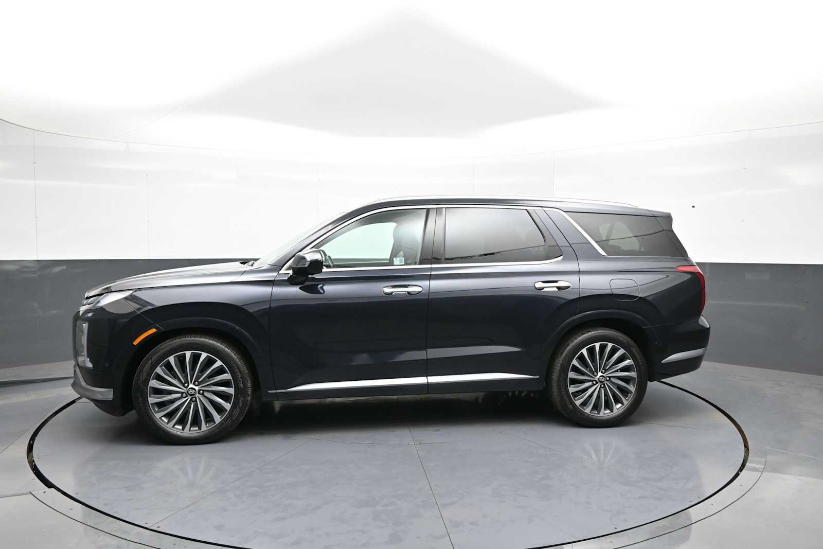 Used 2024 Hyundai Palisade Calligraphy AWD/4WD image 9