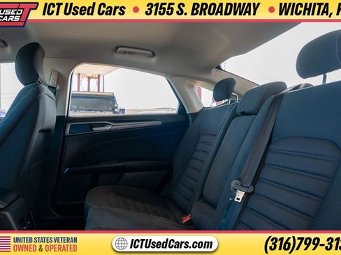 Used 2019 Ford Fusion SE FWD image 13